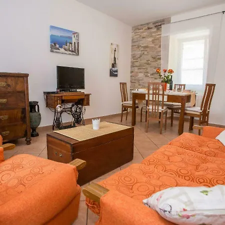 アパート Quaint Apartment In Labin With Barbecue