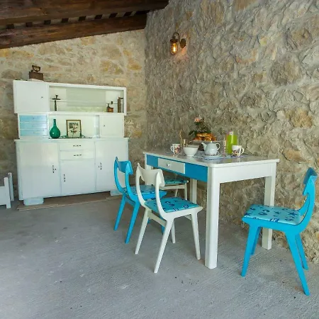 Quaint Apartment In Labin With Barbecue アパート ラビン