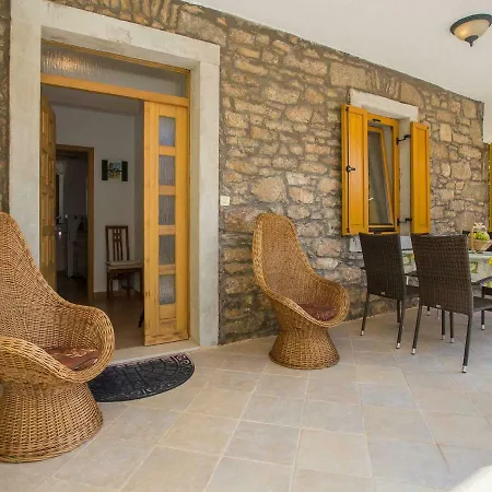 Quaint Apartment In Labin With Barbecue