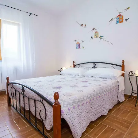 Apartamento Quaint Apartment In Labin With Barbecue *