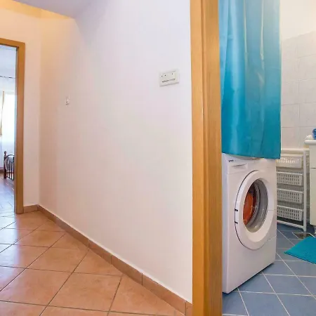 Quaint Apartment In Labin With Barbecue Apartamento