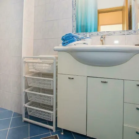 Apartamento Quaint Apartment In Labin With Barbecue *