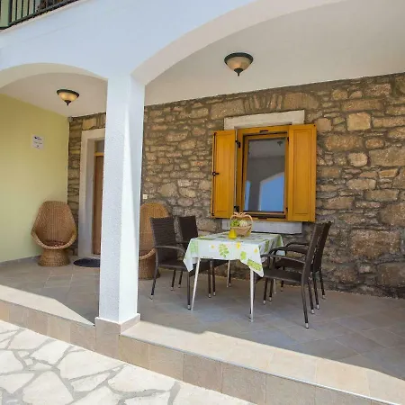 Quaint Apartment In Labin With Barbecue Apartamento Labin (Istria)